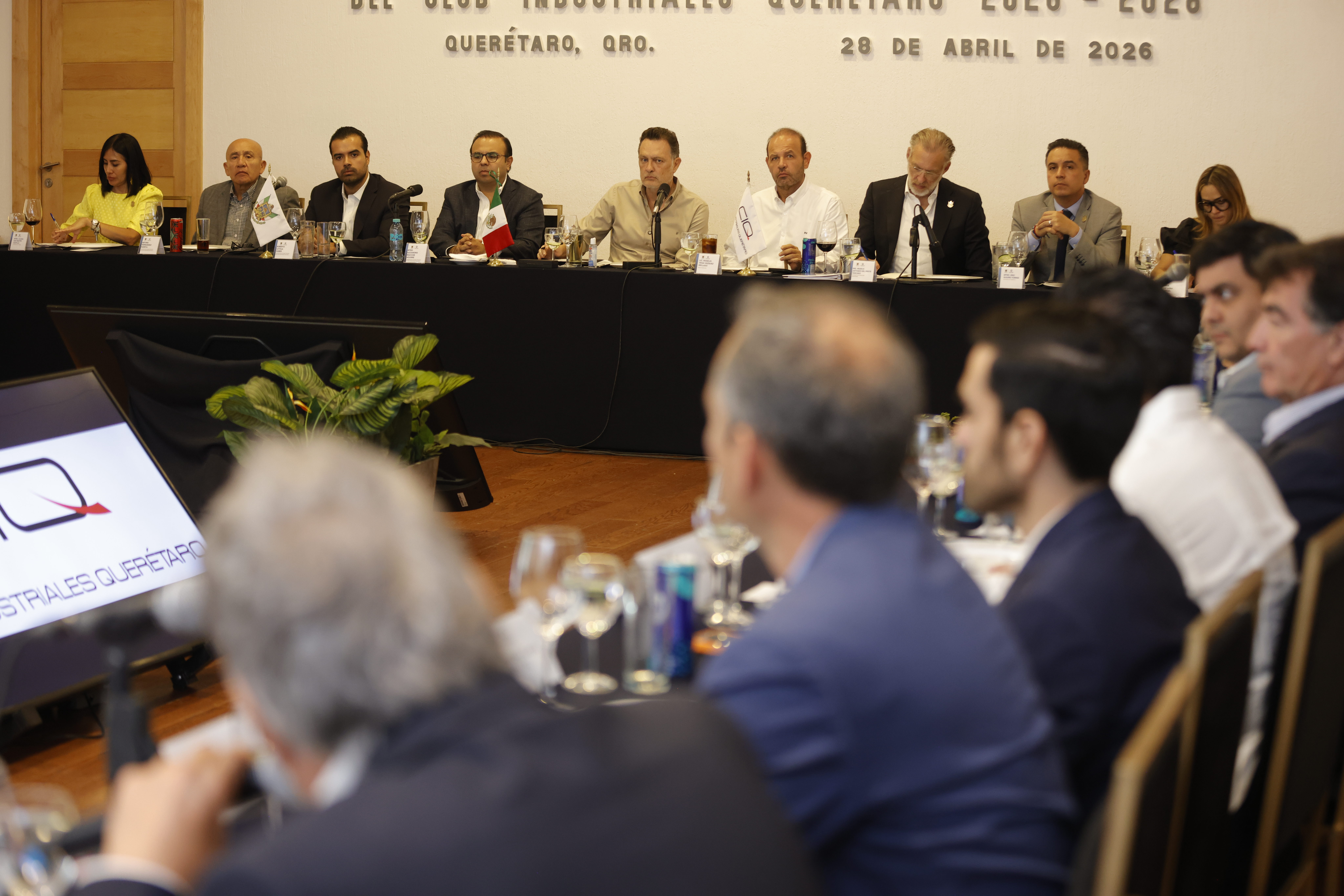 Fortalece Kuri diálogo con industriales para impulsar el desarrollo de Querétaro
