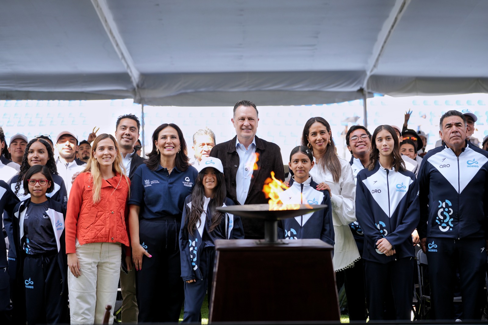 Participa Felifer en abanderamiento de la selección estatal  que participará en la Olimpiada Nacional CONADE