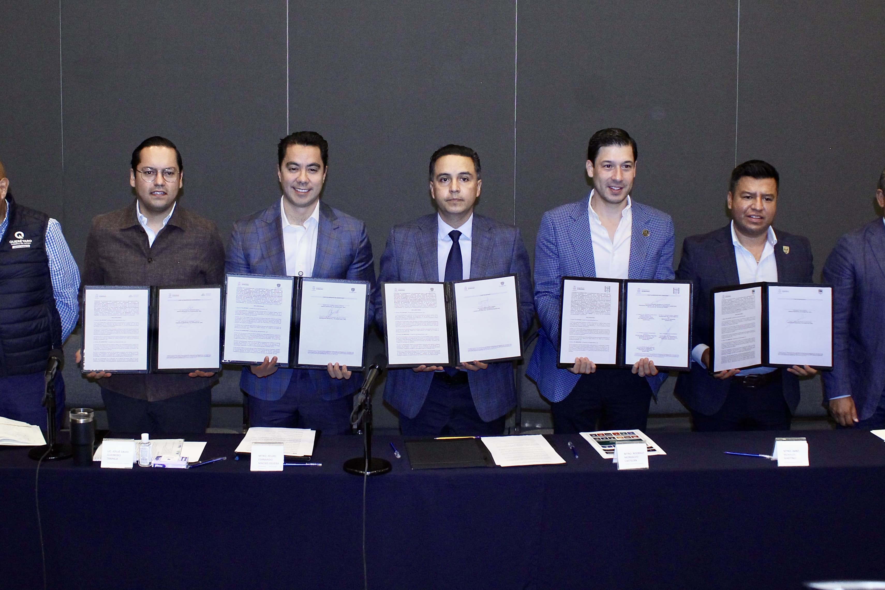 Chepe Guerrero firma convenio metropolitano para regular la venta de bebidas alcohólicas