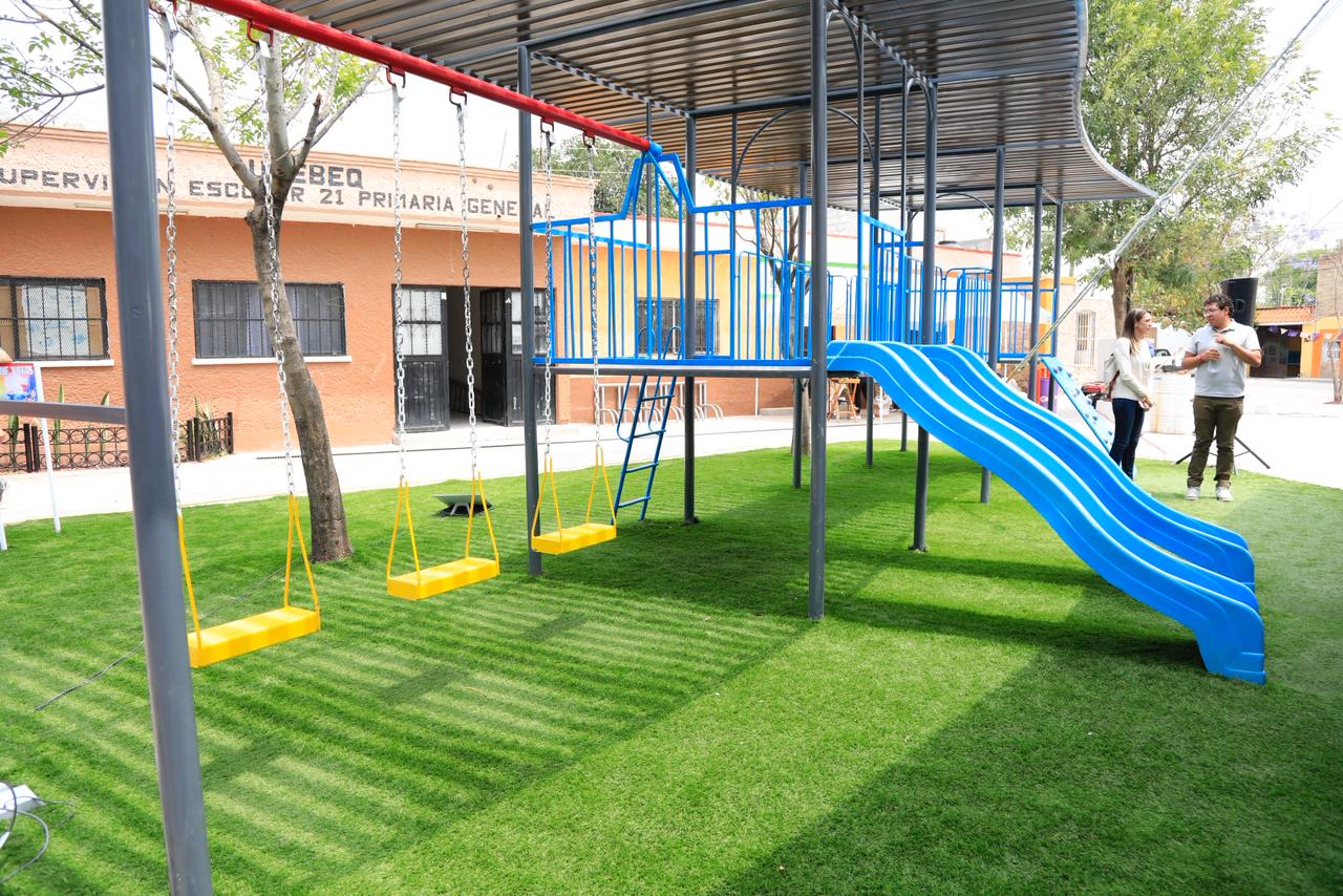 Entrega Colón rehabilitación de Plaza de Galeras, con apoyo de Gobierno del Estado, Microsoft y Nación Verde