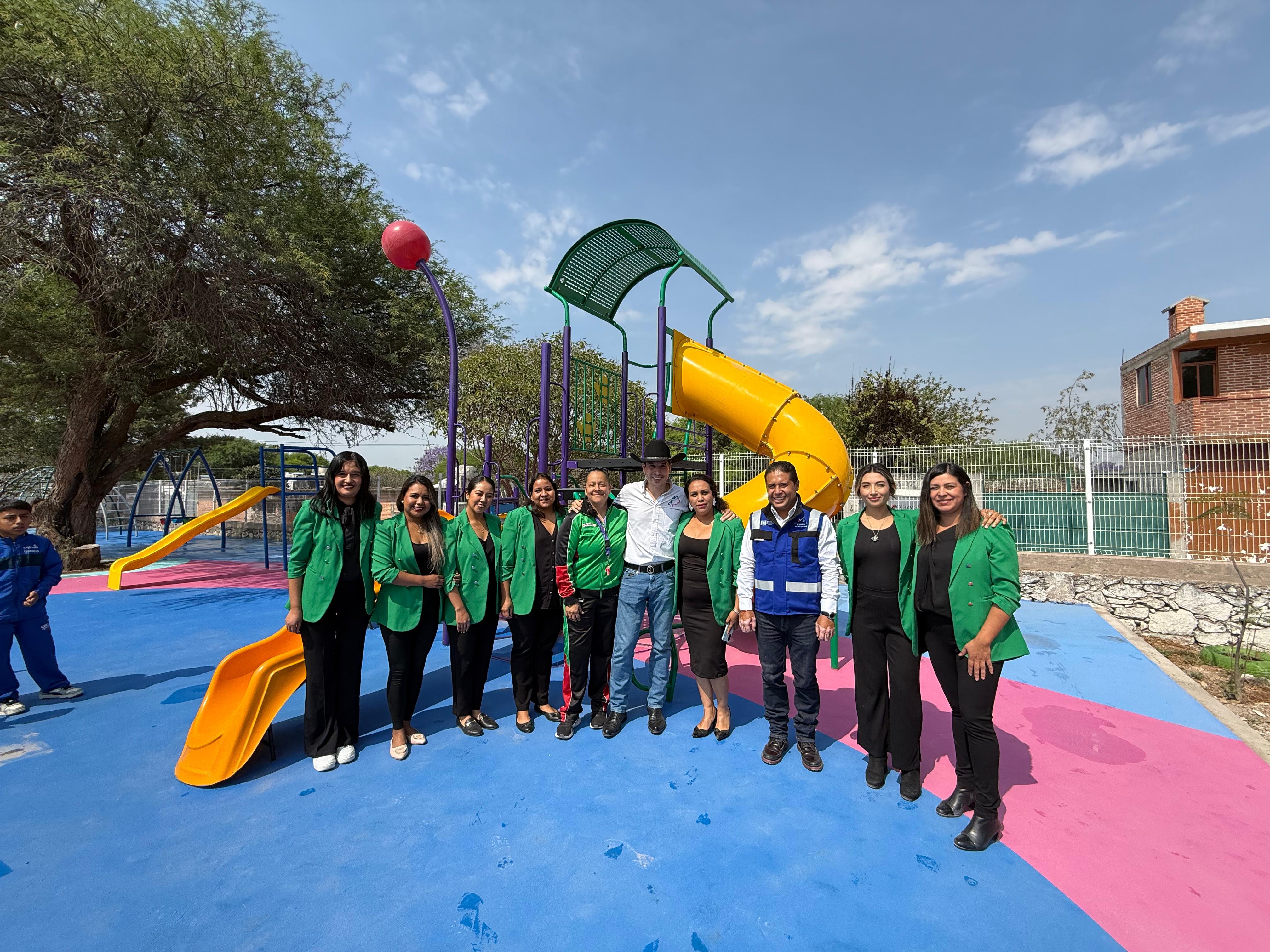 Entrega alcalde Monsalvo obras educativas a estudiantes de Palo Alto, El Marqués