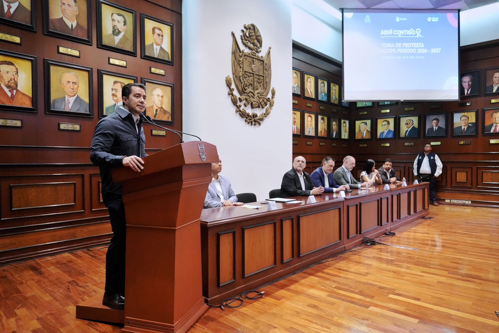 Asiste Felifer a toma de protesta de Querétaro para el periodo 2026-2027