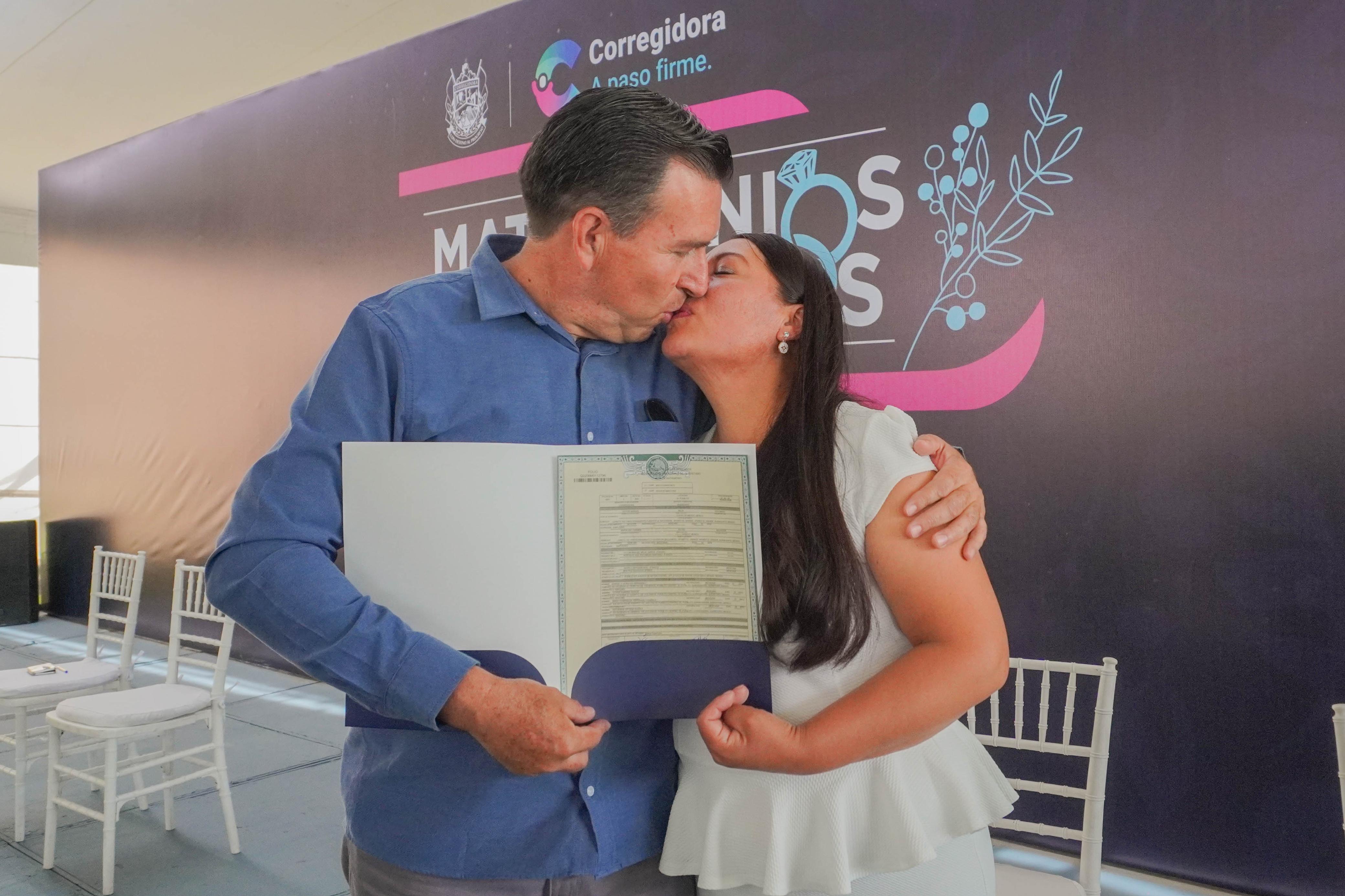Se casan 56 parejas en ceremonia de Matrimonios Colectivos 2026, Corregidora