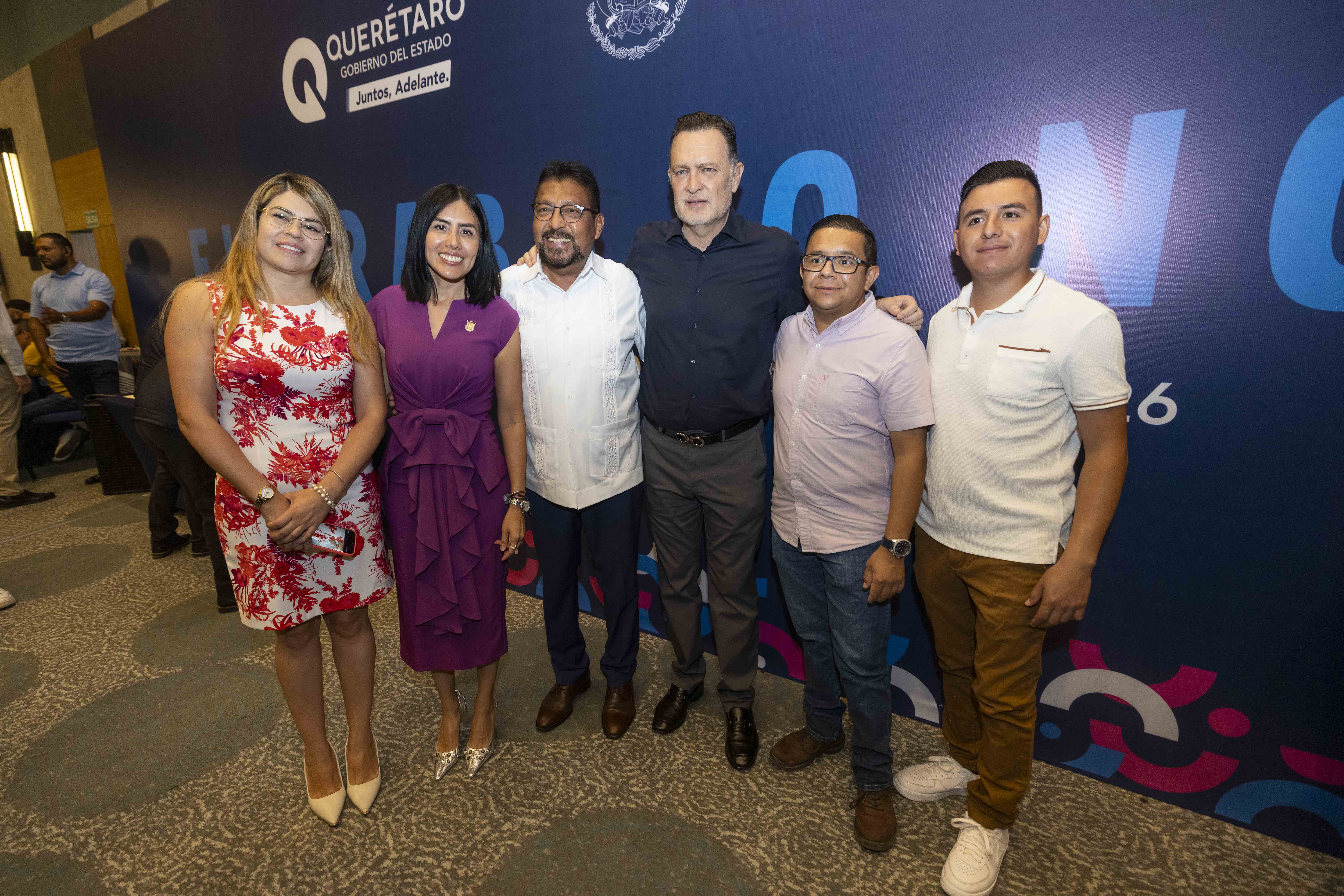 Galardonan a colaboradores en el Día del Trabajo