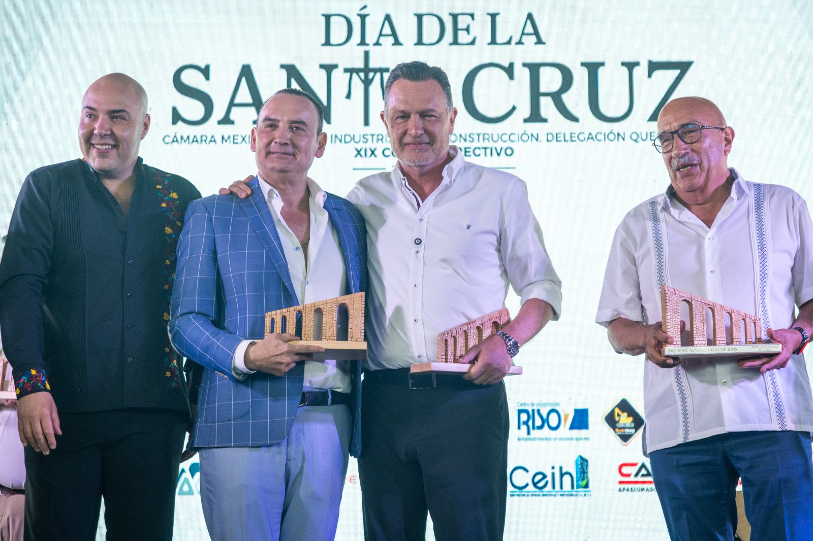 Refrenda Gobernador alianza con sector de la construcción