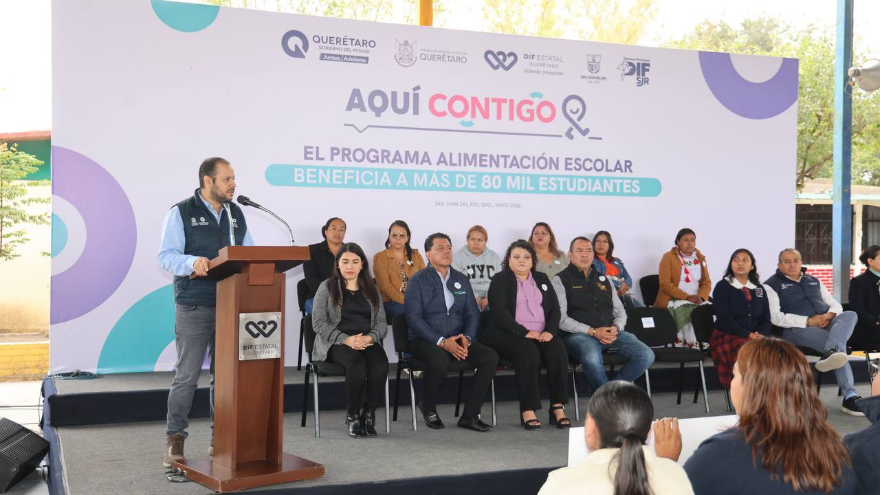 Entrega SEDIF mobiliario y utensilios para espacios alimentarios en San Juan del Río